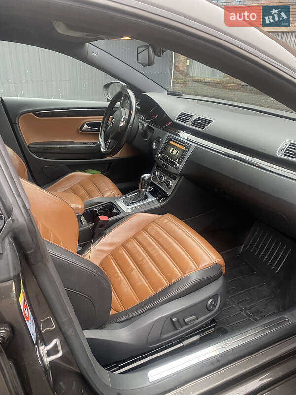 Купе Volkswagen CC / Passat CC 2012 в Киеве