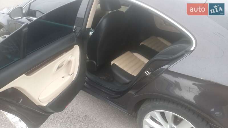 Купе Volkswagen CC / Passat CC 2012 в Киеве