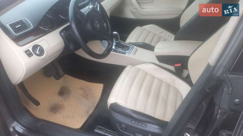 Купе Volkswagen CC / Passat CC 2012 в Киеве