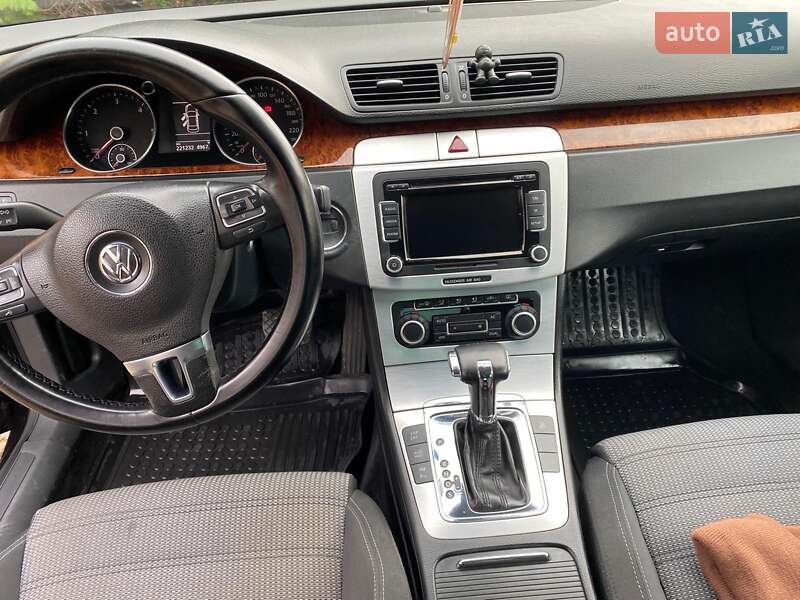 Купе Volkswagen CC / Passat CC 2010 в Тячеві
