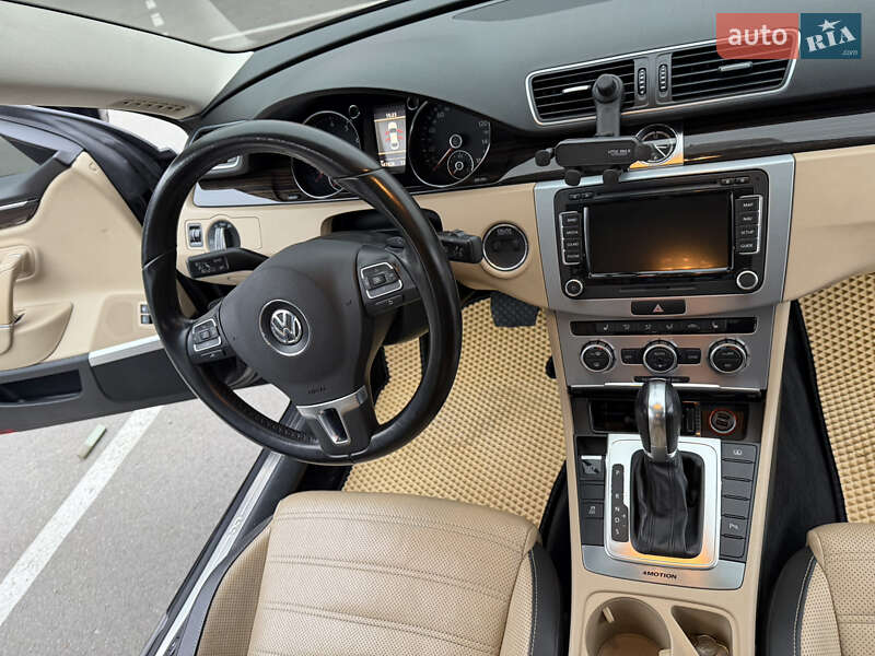 Купе Volkswagen CC / Passat CC 2012 в Києві