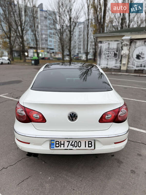 Купе Volkswagen CC / Passat CC 2010 в Киеве
