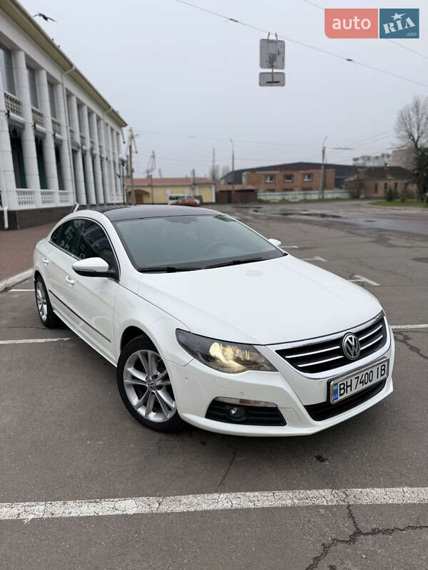 Купе Volkswagen CC / Passat CC 2010 в Киеве