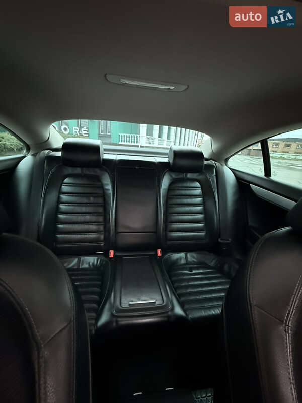 Купе Volkswagen CC / Passat CC 2010 в Киеве