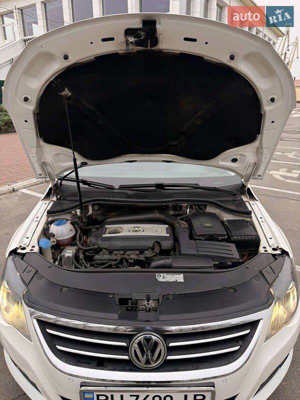 Купе Volkswagen CC / Passat CC 2010 в Киеве