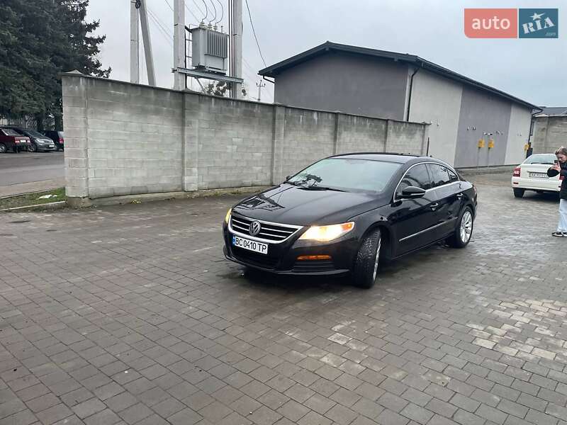 Купе Volkswagen CC / Passat CC 2011 в Львове