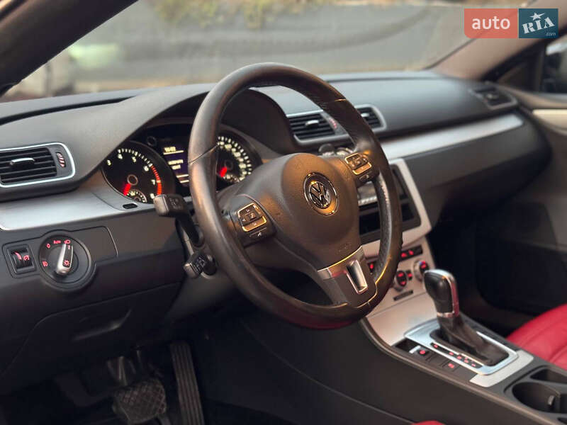 Купе Volkswagen CC / Passat CC 2015 в Києві