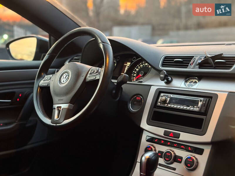Купе Volkswagen CC / Passat CC 2015 в Києві