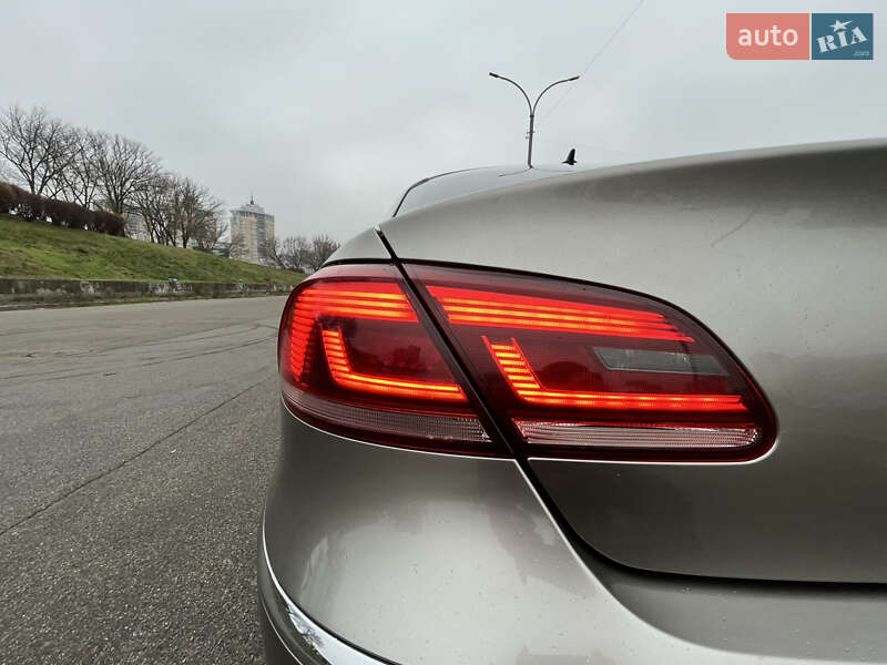 Купе Volkswagen CC / Passat CC 2012 в Києві