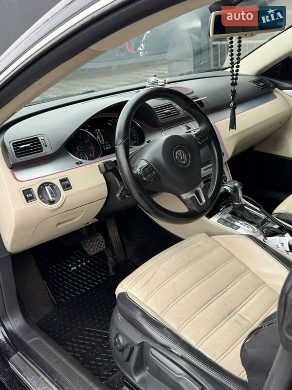 Купе Volkswagen CC / Passat CC 2010 в Ужгороді