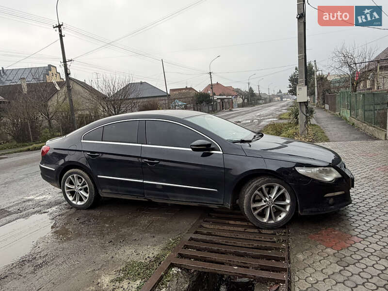 Купе Volkswagen CC / Passat CC 2010 в Ужгороді