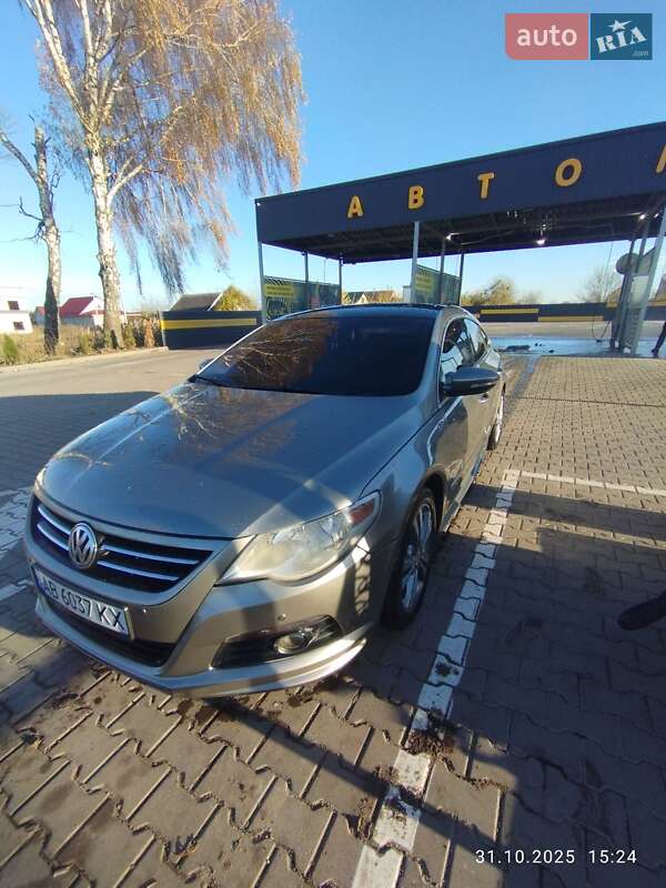 Купе Volkswagen CC / Passat CC 2010 в Липовце