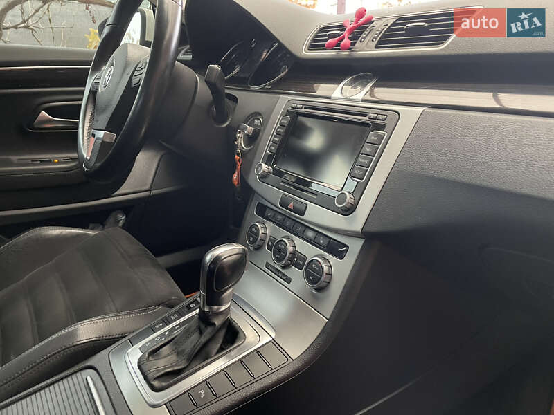 Купе Volkswagen CC / Passat CC 2012 в Дніпрі