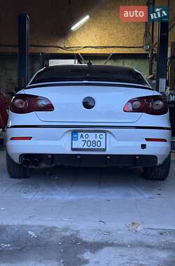 Купе Volkswagen CC / Passat CC 2011 в Ужгороде