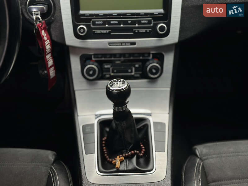 Седан Volkswagen CC / Passat CC 2009 в Луцьку