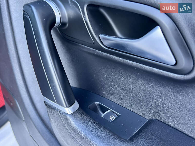 Купе Volkswagen CC / Passat CC 2012 в Тернополі