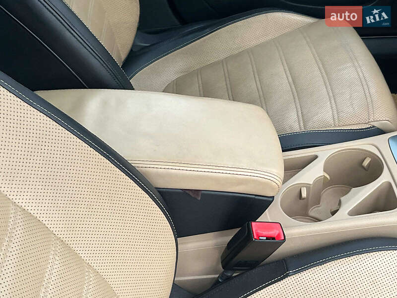 Купе Volkswagen CC / Passat CC 2012 в Києві