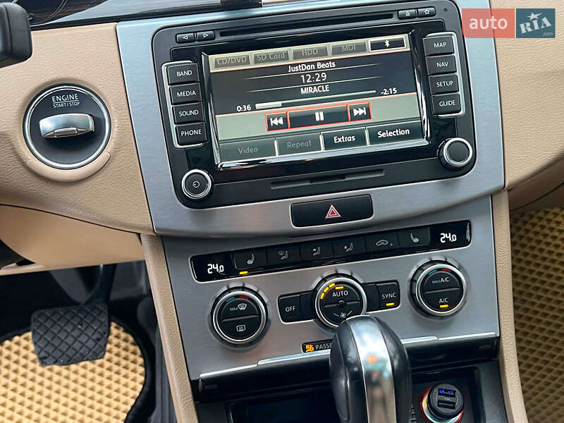 Купе Volkswagen CC / Passat CC 2012 в Києві