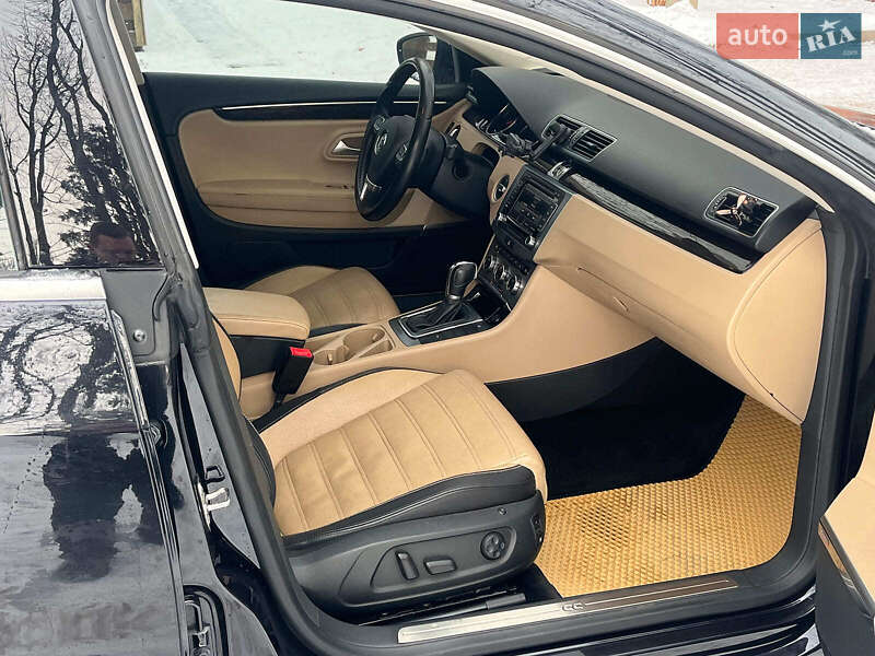 Купе Volkswagen CC / Passat CC 2012 в Києві