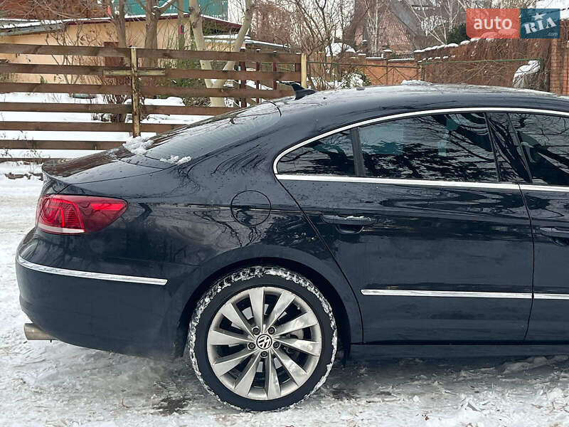 Купе Volkswagen CC / Passat CC 2012 в Києві