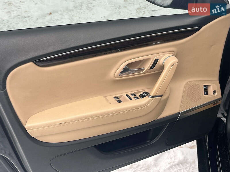 Купе Volkswagen CC / Passat CC 2012 в Києві