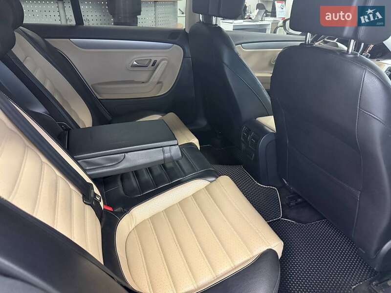 Купе Volkswagen CC / Passat CC 2015 в Киеве