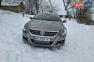 Купе Volkswagen CC / Passat CC 2011 в Бродах
