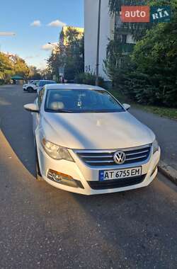 Купе Volkswagen CC / Passat CC 2011 в Надворной
