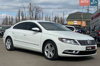 Купе Volkswagen CC / Passat CC 2015 в Киеве