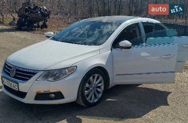 Купе Volkswagen CC / Passat CC 2011 в Каневі