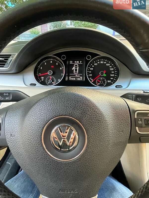 Купе Volkswagen CC / Passat CC 2011 в Виннице