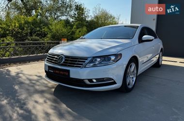 Купе Volkswagen CC / Passat CC 2016 в Ужгороде