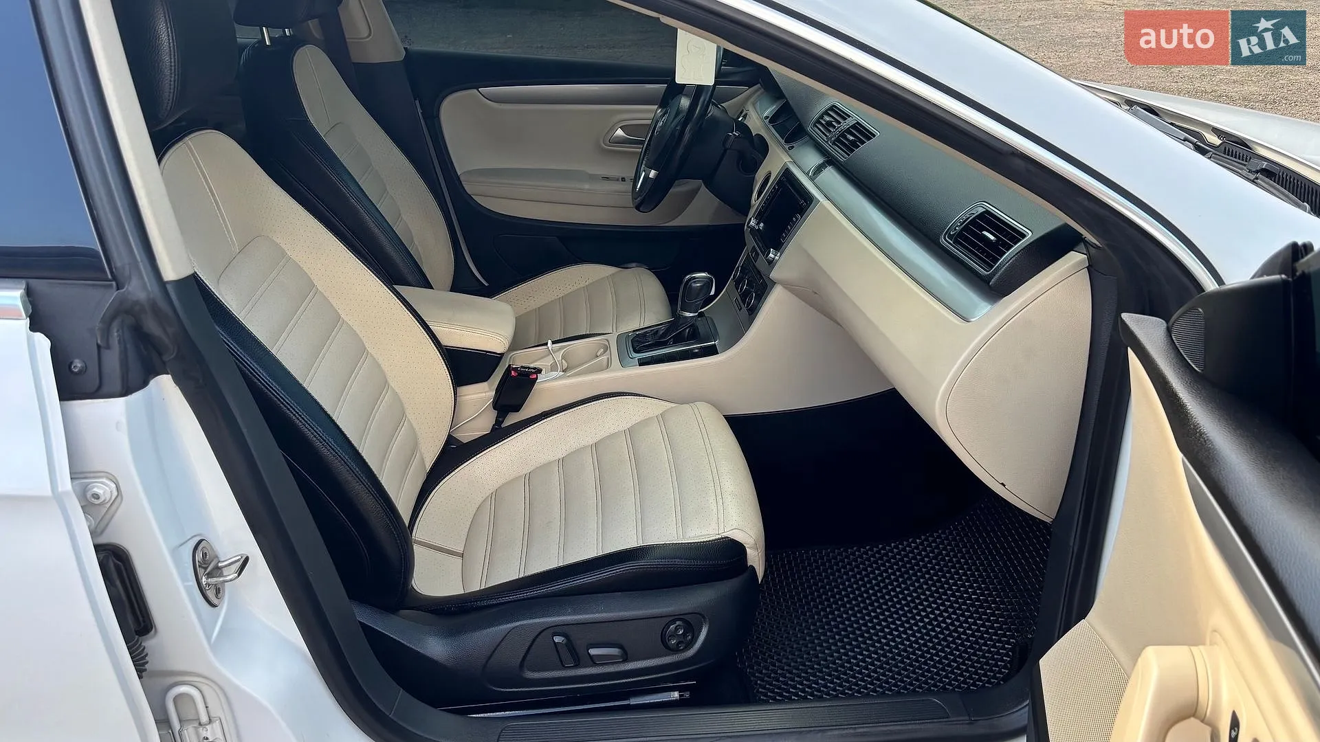 2011 Volkswagen Passat CC - мініатюра 12