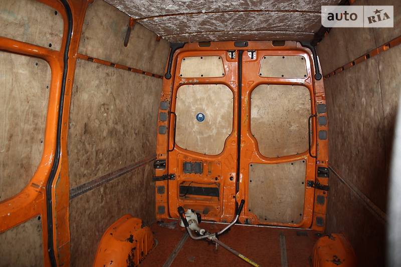 Грузовой фургон Volkswagen Crafter 2006 в Соснице