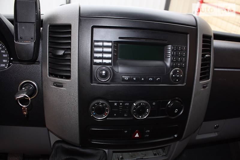 Грузовой фургон Volkswagen Crafter 2006 в Соснице