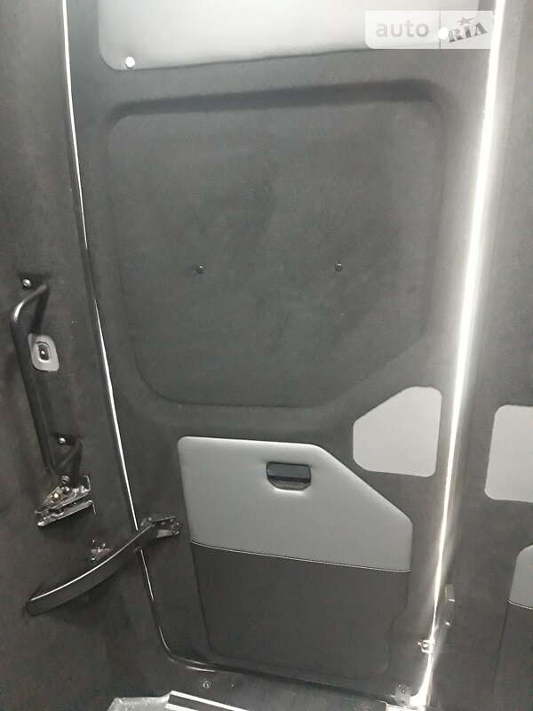 Грузопассажирский фургон Volkswagen Crafter 2018 в Киеве