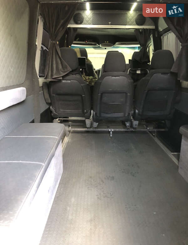 Микроавтобус Volkswagen Crafter 2015 в Киеве