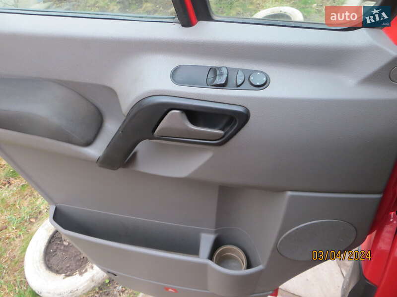 Вантажний фургон Volkswagen Crafter 2016 в Чорткові