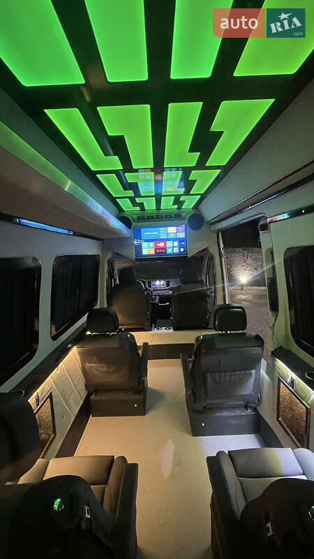 Микроавтобус Volkswagen Crafter 2020 в Киеве