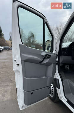 Грузовой фургон Volkswagen Crafter 2016 в 