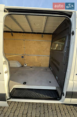 Грузовой фургон Volkswagen Crafter 2012 в 