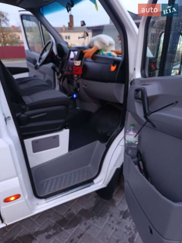 Микроавтобус Volkswagen Crafter 2013 в Старой Выжевке