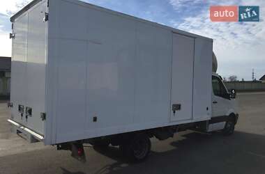 Грузовой фургон Volkswagen Crafter 2011 в 