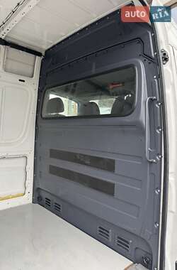 Грузовой фургон Volkswagen Crafter 2014 в 