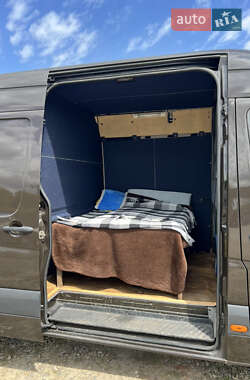 Грузовой фургон Volkswagen Crafter 2012 в 