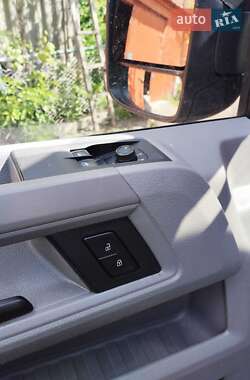 Вантажний фургон Volkswagen Crafter 2017 в 