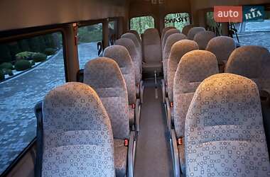Пригородный автобус Volkswagen Crafter 2010 в 