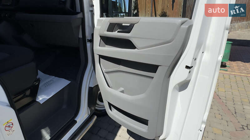 Вантажний фургон Volkswagen Crafter 2017 в Сваляві