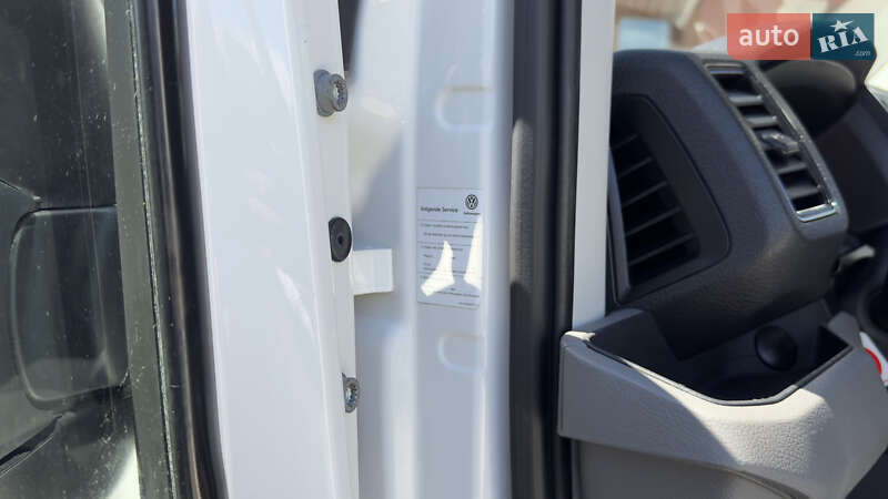 Вантажний фургон Volkswagen Crafter 2017 в Сваляві