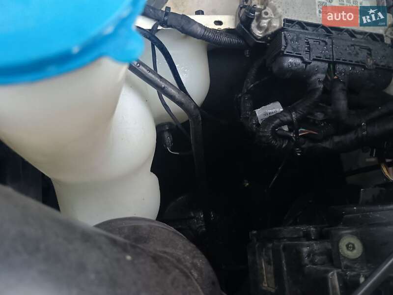 Грузовой фургон Volkswagen Crafter 2006 в Дрогобыче